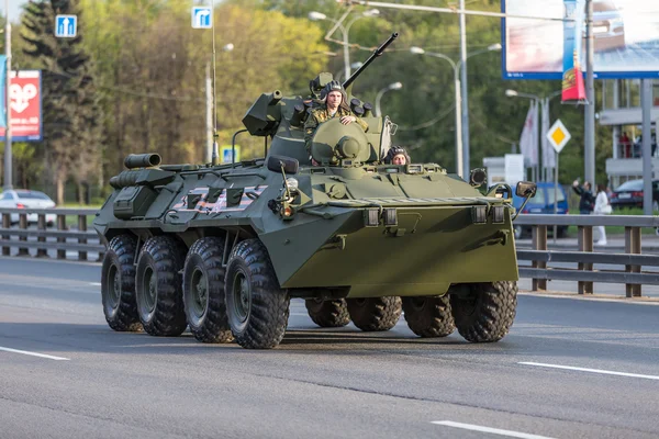Moscow, RUSSIA - MAY 9 2015: Military transportation on its back way after Victory Day Parade — Stock Photo, Image