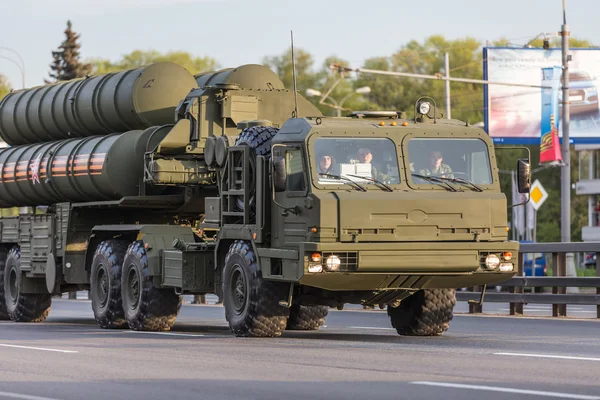 Transporte militar después del desfile de la victoria — Foto de Stock