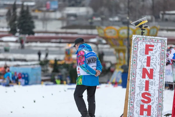 Moskva, Rusko - 18 ledna 2015: Účastníci závodu Fis kontinentální Ski Cup — Stock fotografie