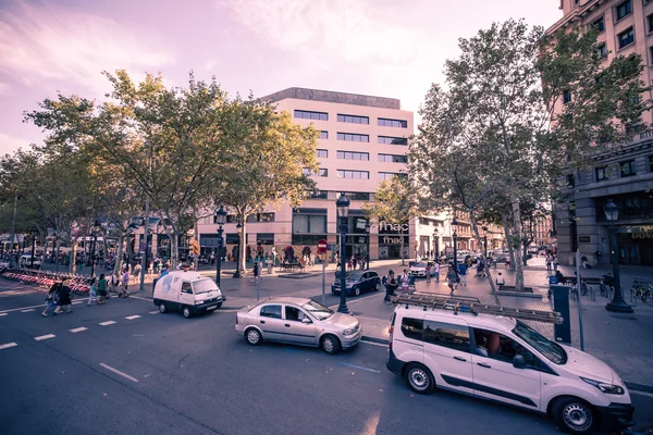 Barcelona, Spanje - augustus 24 2014: Street uitzicht op Barcelona centrum — Stockfoto