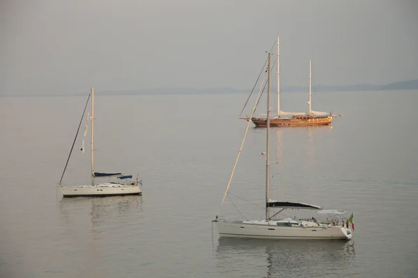 Yachten vor Anker — Stockfoto