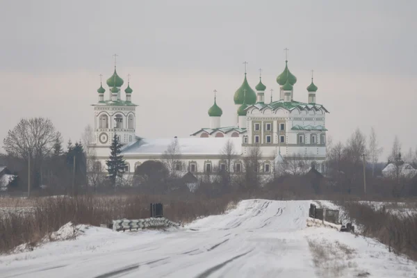 Russian road to monastery, winter time — Stock Photo, Image