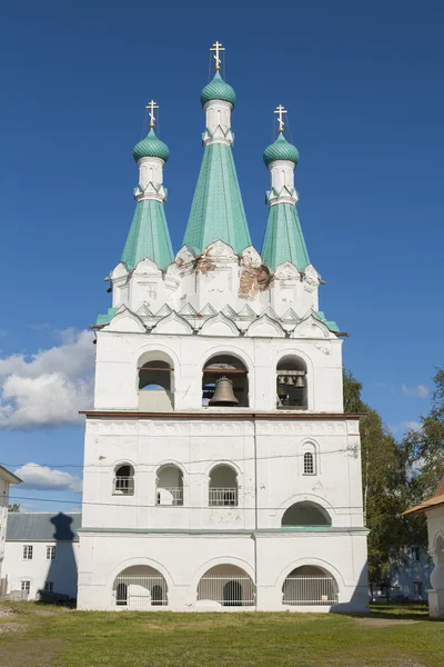 Russian Orthodox church with belltowers — Stock Photo, Image