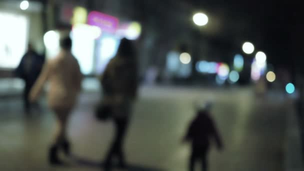 Unfocused background  with people in city — Stock Video