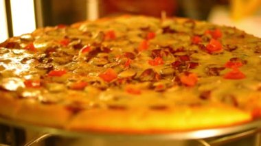 Güzel pizza döner, seçici odak, sıcak rengi