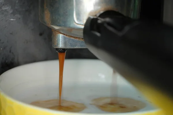 Coffee Machine Working Pouring Milk Coffee Mug Macro Shot — Stock Photo, Image