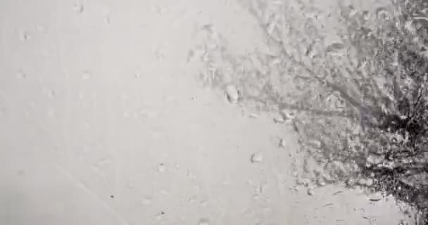 Ventana del coche con gotas de agua — Vídeos de Stock