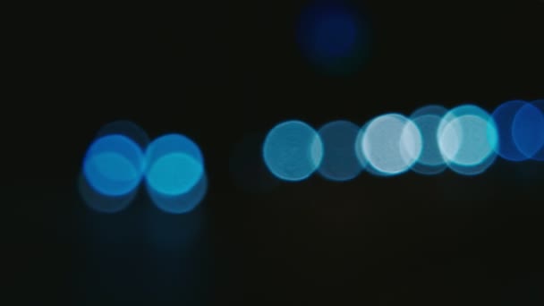 Abstrato borrado de tráfego em movimento durante a noite. — Vídeo de Stock
