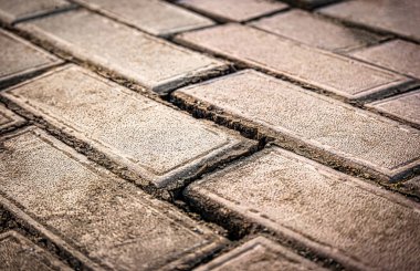 Yaya kaldırımlarında bir çatlak.