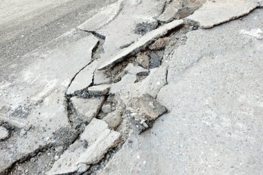 kırık kırık asfalt kaplama