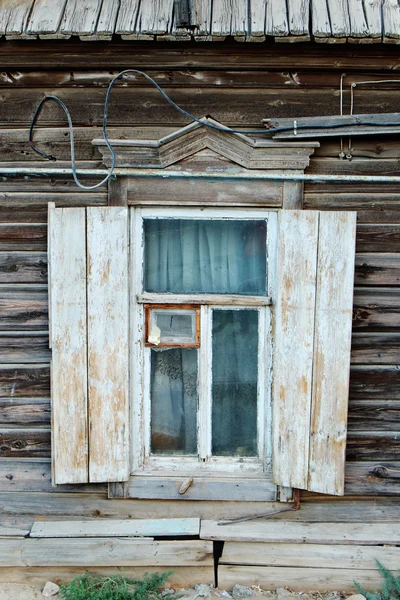 Cabane (shantie) fenêtre vue de face . — Photo