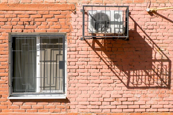 Window and air conditioner — Stock Photo, Image