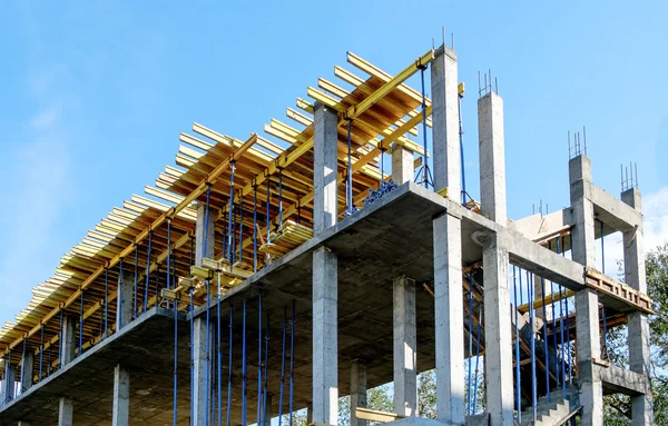 Construction of the modern duilding, copyspace on sky — Stock Photo, Image