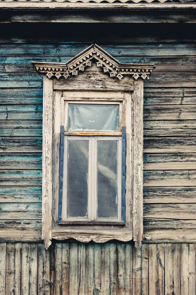 Vieja ventana de madera — Foto de Stock