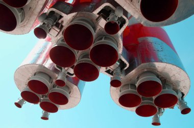 Füze motoru uzay roketinin ilk adımı