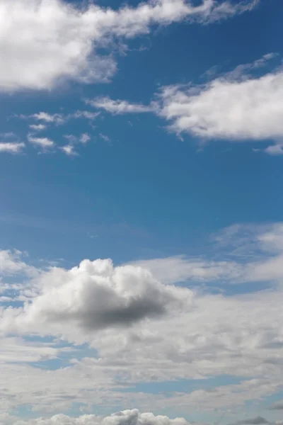 Prachtige blauwe lucht — Stockfoto