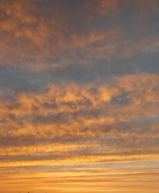 güzel bir akşam gökyüzü