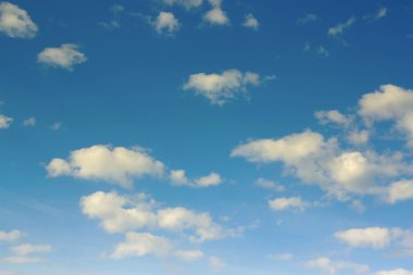 Güzel mavi gökyüzü