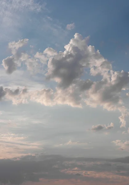 Tarde hermoso cielo —  Fotos de Stock