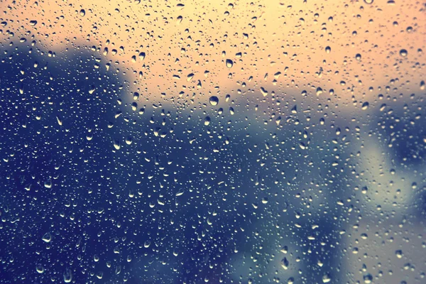 Σταγόνες βροχής στο παράθυρο. — Φωτογραφία Αρχείου