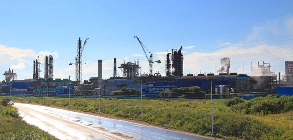 Панорамный вид на химический завод — стоковое фото