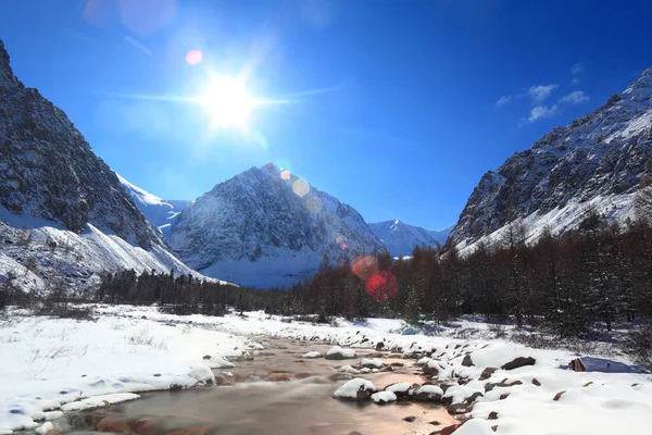 Řeka Aktru Rozmazává Jasného Slunečného Dne Altai Hory — Stock fotografie