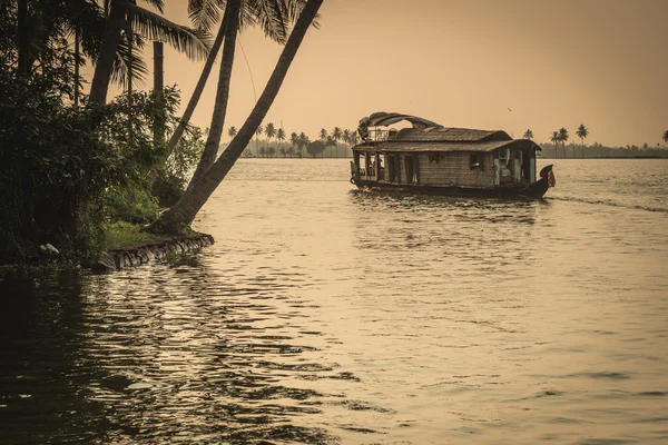 Casa flotante india tradicional — Foto de Stock