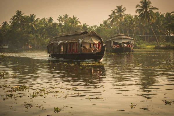 Péniche indienne traditionnelle — Photo