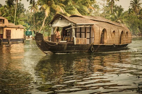 Traditionelles indisches Hausboot — Stockfoto