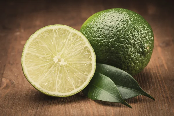 The green lime — Stock Photo, Image