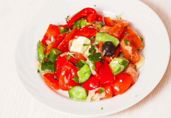 Verse salade met plaat — Stockfoto