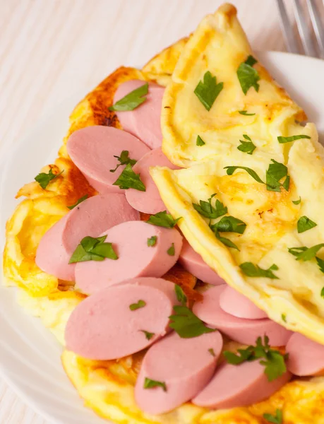 Omelett med korv — Stockfoto