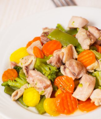 et ile karışık sebze