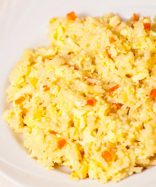 Smażony ryż z jajkiem — Zdjęcie stockowe