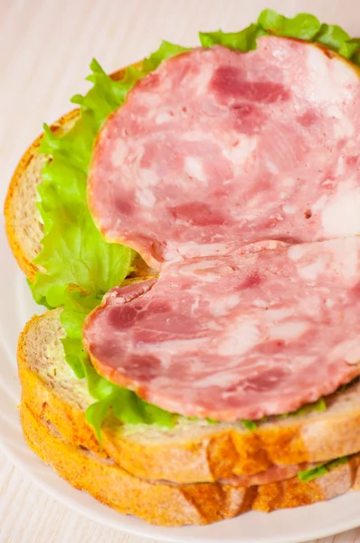 Sandwich met ham — Stockfoto