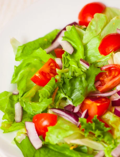 Fresh salad with cherry tomatoes — Stock Photo, Image
