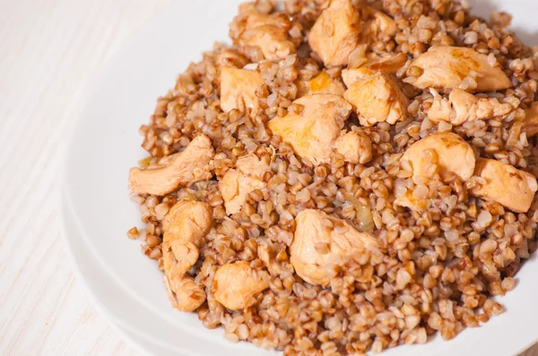 Buchweizenbrei mit Fleisch — Stockfoto