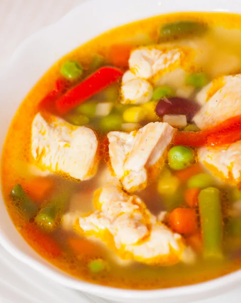 Soupe de poulet aux légumes frais — Photo