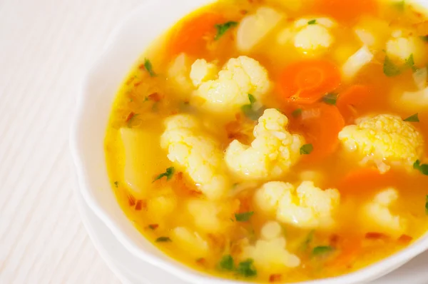 Sopa de coliflor de verduras frescas —  Fotos de Stock