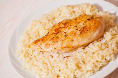 pilavlı tavuk göğsü