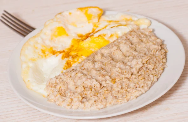 Harina de avena con huevo — Foto de Stock