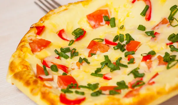 Omelet with vegetables and cheese — Stock Photo, Image