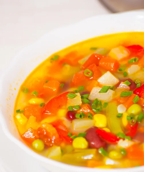 Frische Gemüsesuppe — Stockfoto