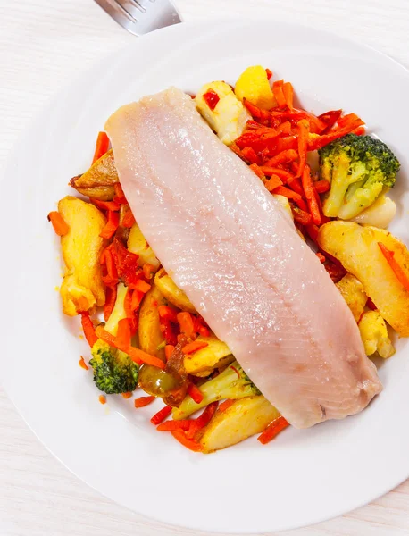 Fillet of fish with vegetables — Stock Photo, Image