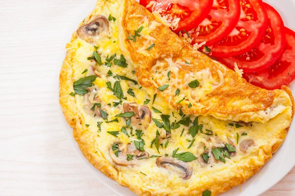 Omelet with mushrooms and cheese — Stock Photo, Image