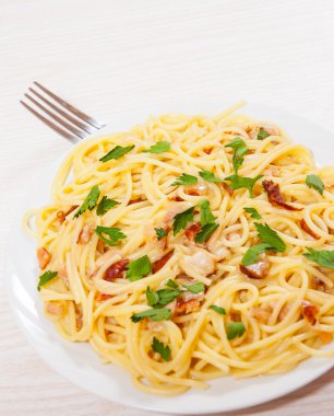 Balık soslu spagetti