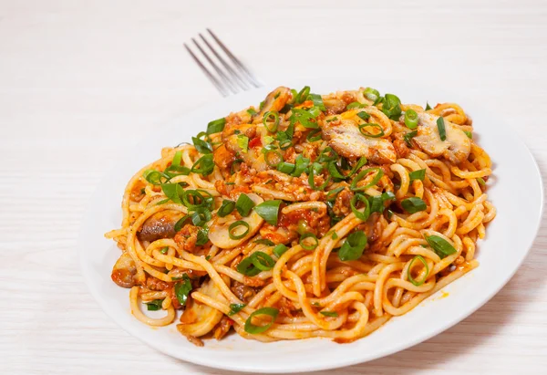 Spagetti gomba és darált hús — Stock Fotó