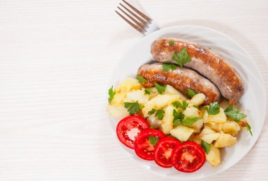 Sosis tabakta ile patates