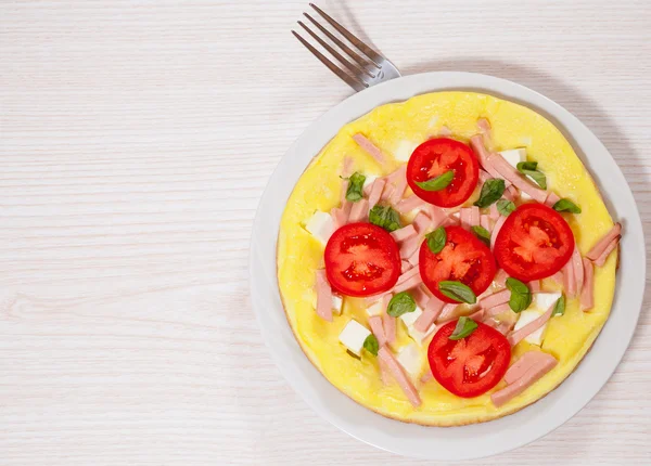 Omelett mit Schinken und Käse — Stockfoto