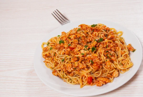 Capellini pasta with tomato and meat sauce — Stock Photo, Image